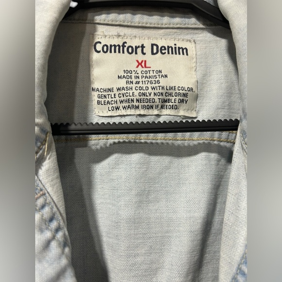 Jean Jacket
Size:X-Large - Picture 3 of 3